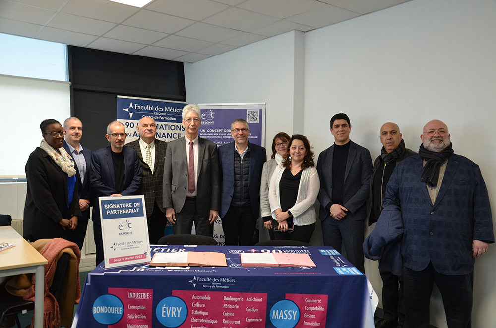 Signature d&#8217;une convention de partenariat avec l&#8217;École de la Deuxième Chance