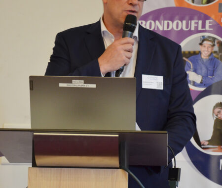 Cyril WINDHOLTZ, Responsable service communication