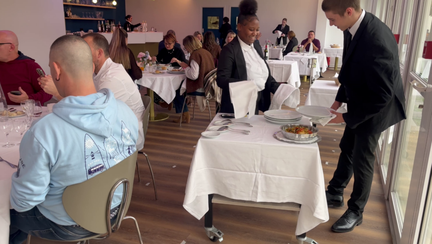 service au restaurant d'application