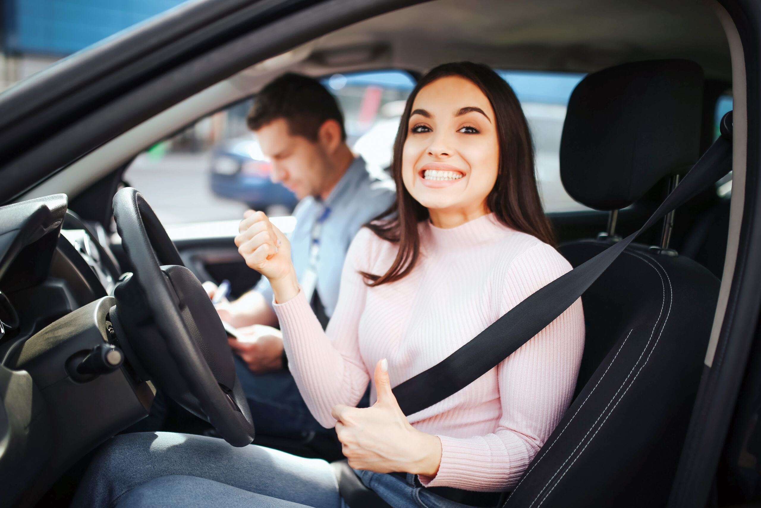 Votre permis de conduire &agrave; petit prix avec nos auto-&eacute;coles partenaires
